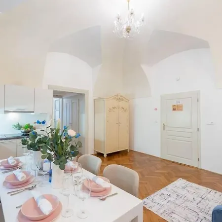 Apartment Rose / Romantic & Cozy / City Center Prag