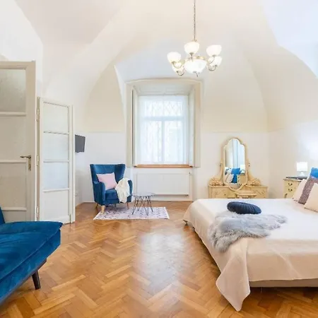 Apartment Rose / Romantic & Cozy / City Center Prag