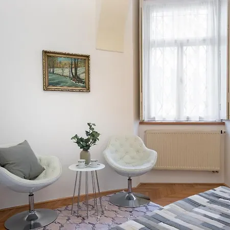 Apartment Rose / Romantic & Cozy / City Center Prag